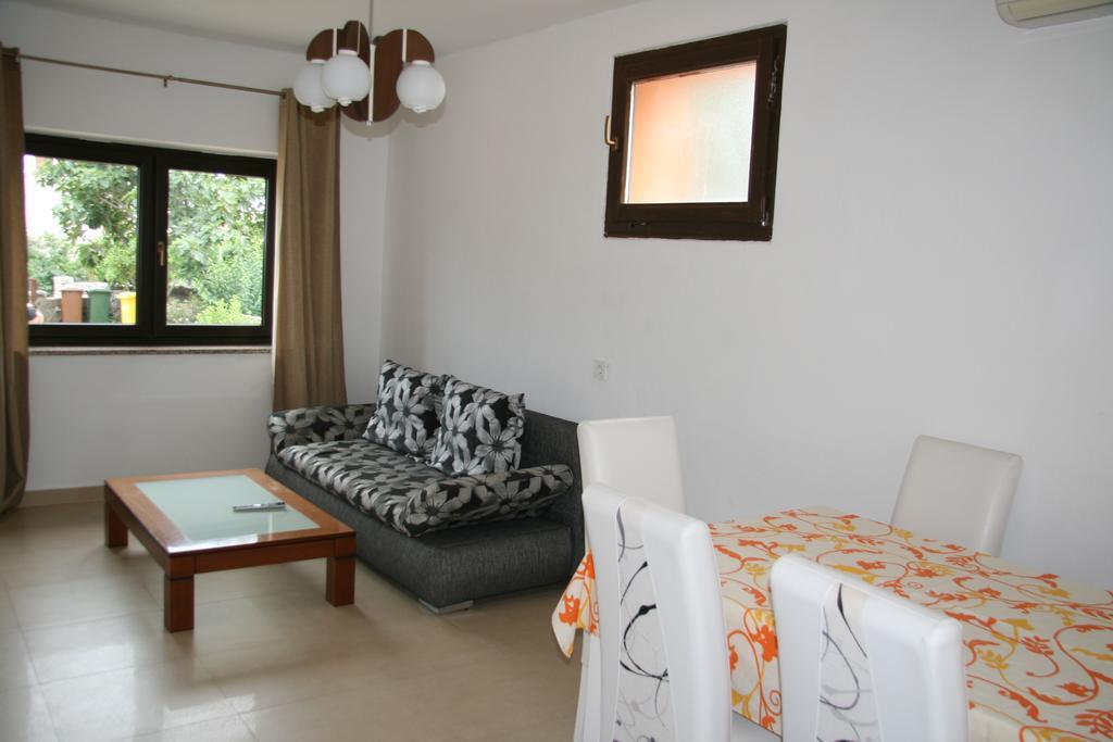 Apartments Karabaic Krk Krk Town Esterno foto